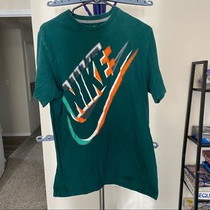 Nike Graphic Shirt - Large
